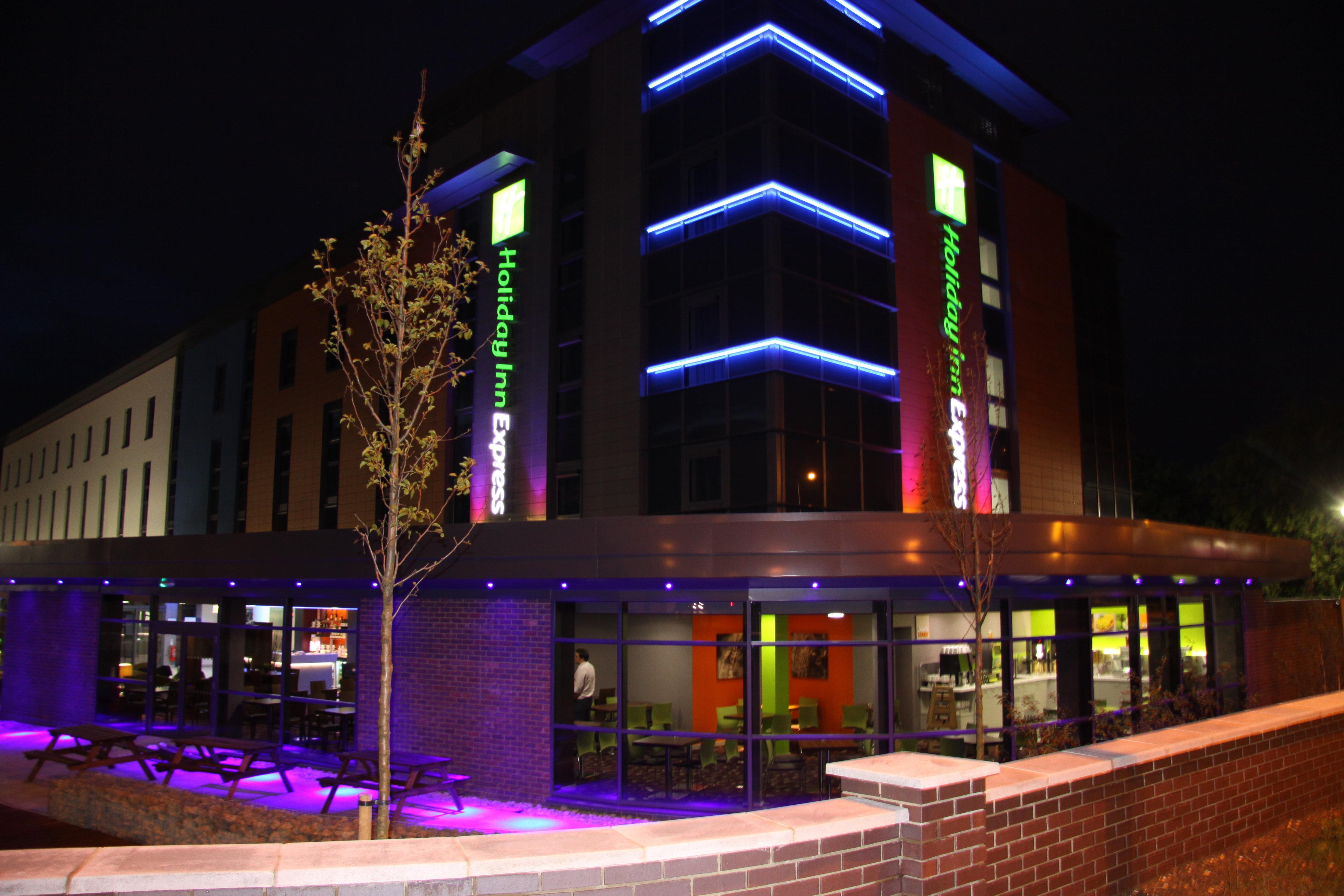 Holiday Inn Express Dunstable, An Ihg Hotel Kültér fotó