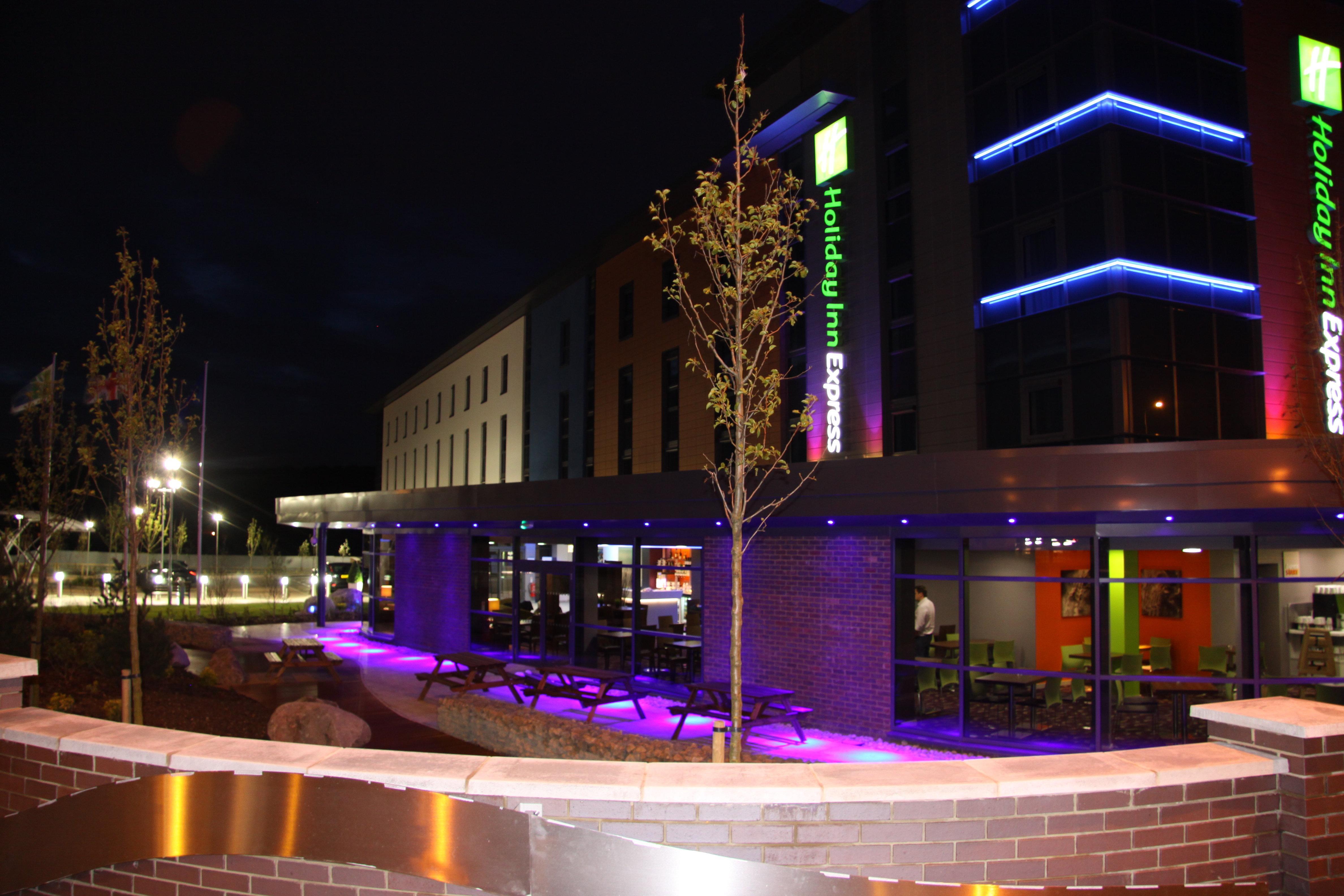 Holiday Inn Express Dunstable, An Ihg Hotel Kültér fotó